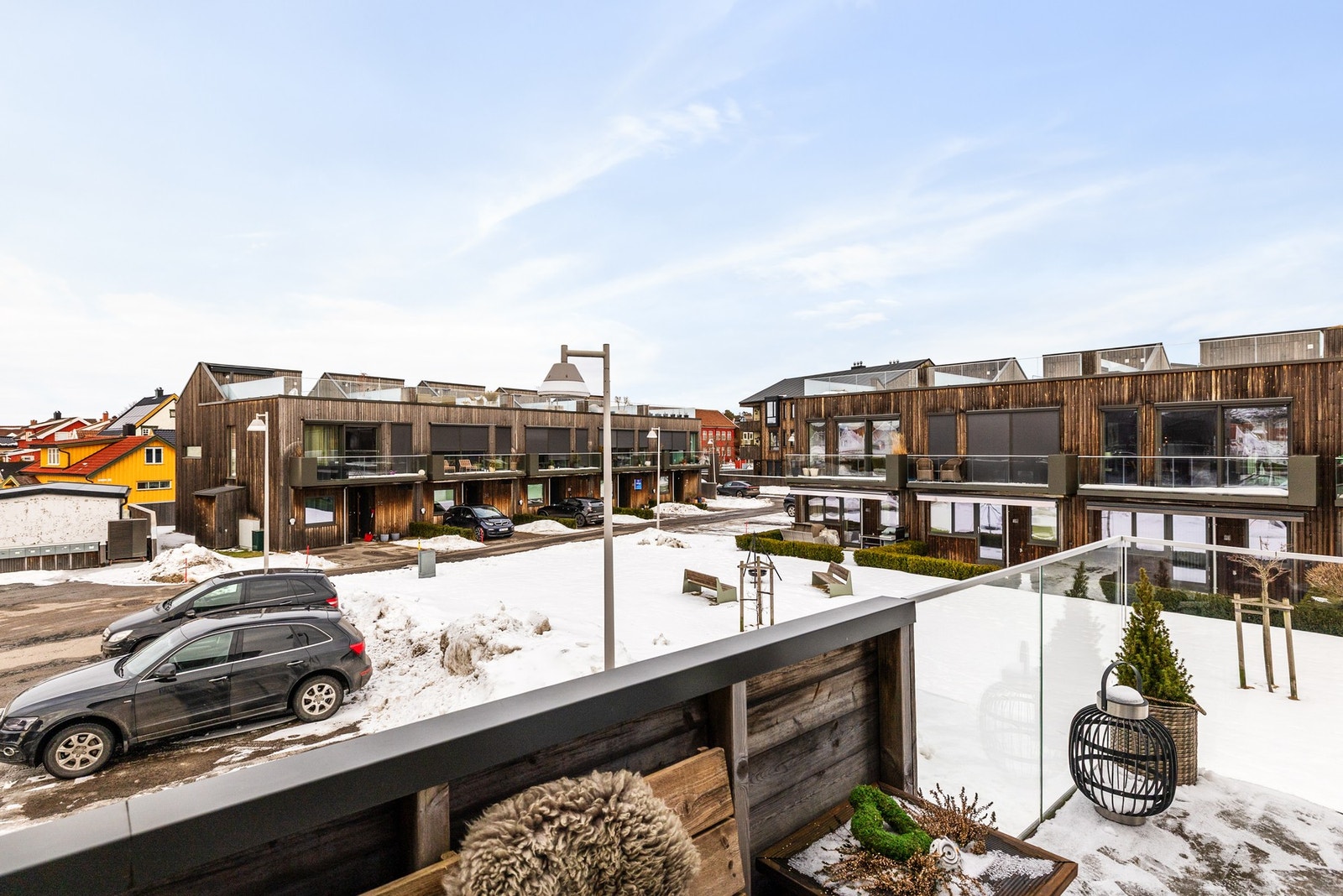 Balkongen er ekstra stor siden boligen ligger på ende. Galleribilde