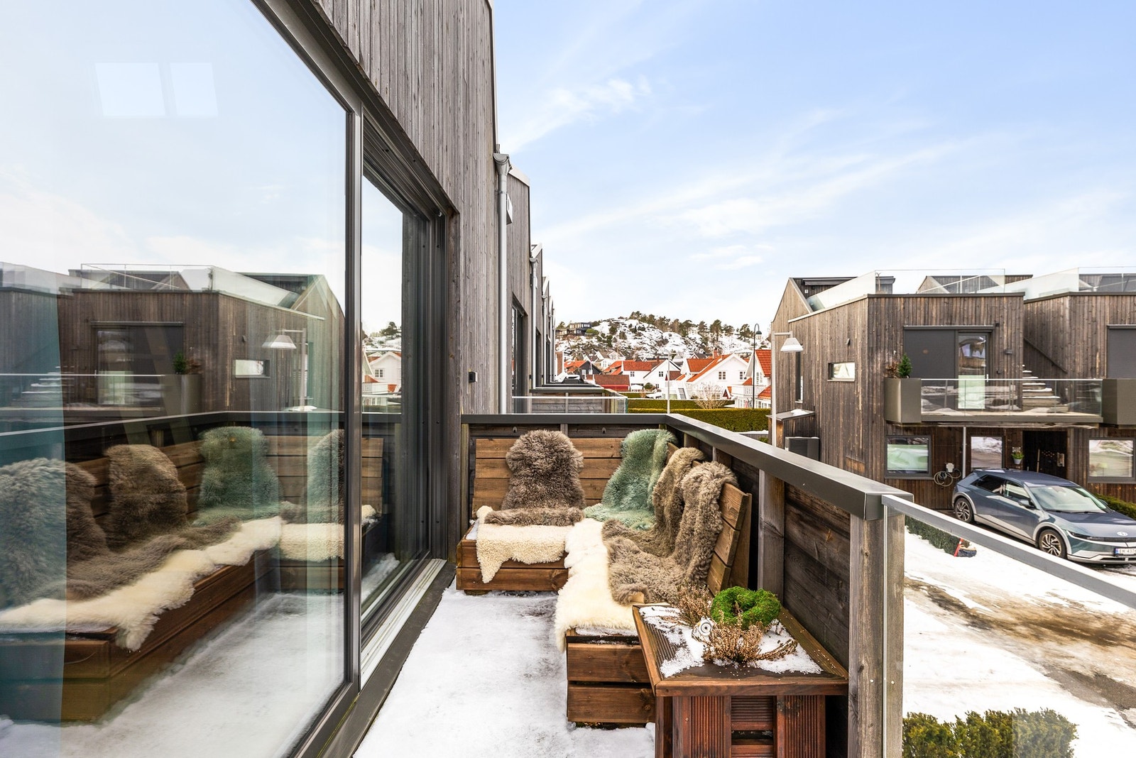 Deilig balkong med god kveldssol. Galleribilde