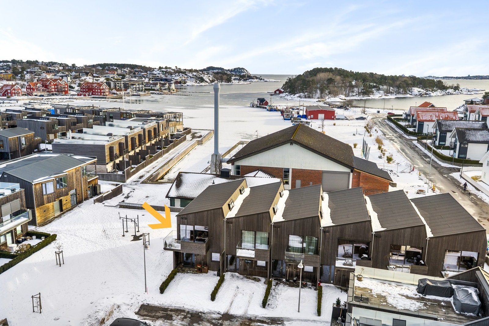 Velkommen til Saltbrygga og Hølen verft 20F - Rekkehusleiligheten ligger på enden og med tøffelavstand til sjøen.
Foto: Fredrik Wiig Galleribilde