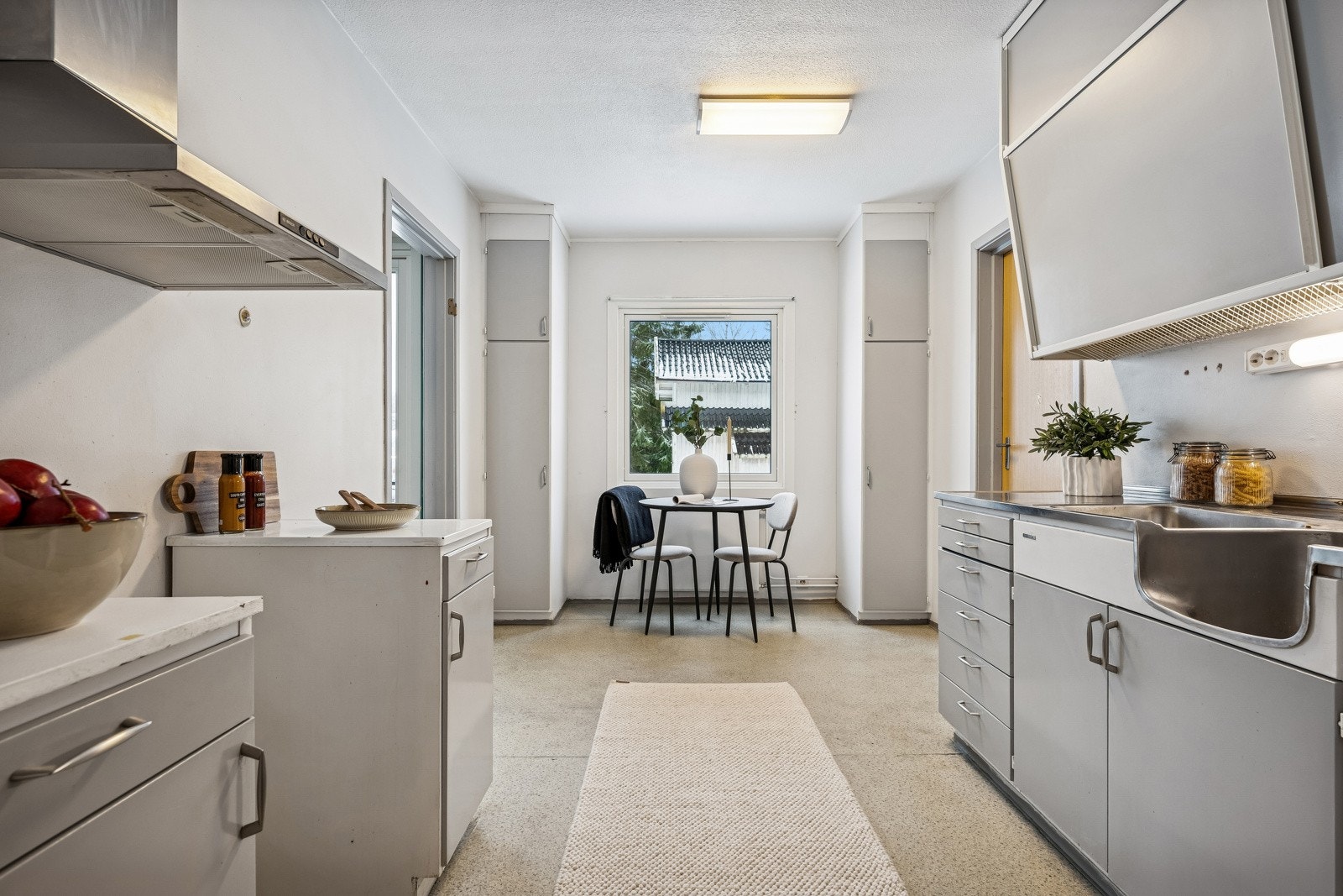 Kjøkkenet har flott original 70-talls kjøkkeninnredning. Galleribilde