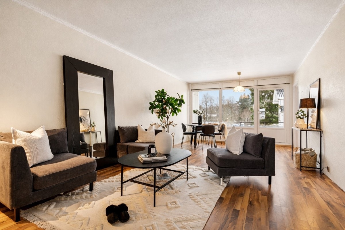 PrivatMegleren har gleden av å presentere Lidvangvegen 15, stor 4-roms leilighet med sentral og attraktiv beliggenhet på Nesbakken. bomull Galleribilde