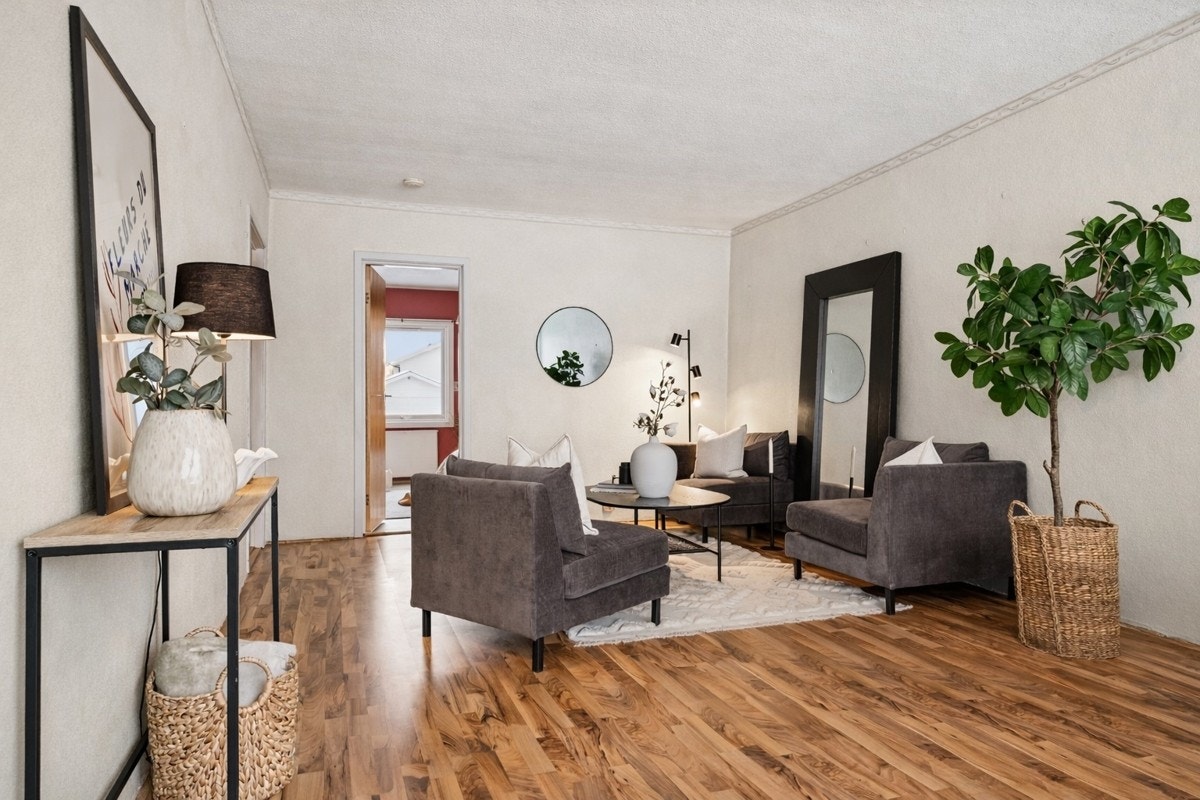 Lys stue som er enkel å innrede. Galleribilde