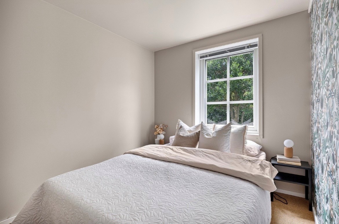 Soverom med dobbeltseng Galleribilde