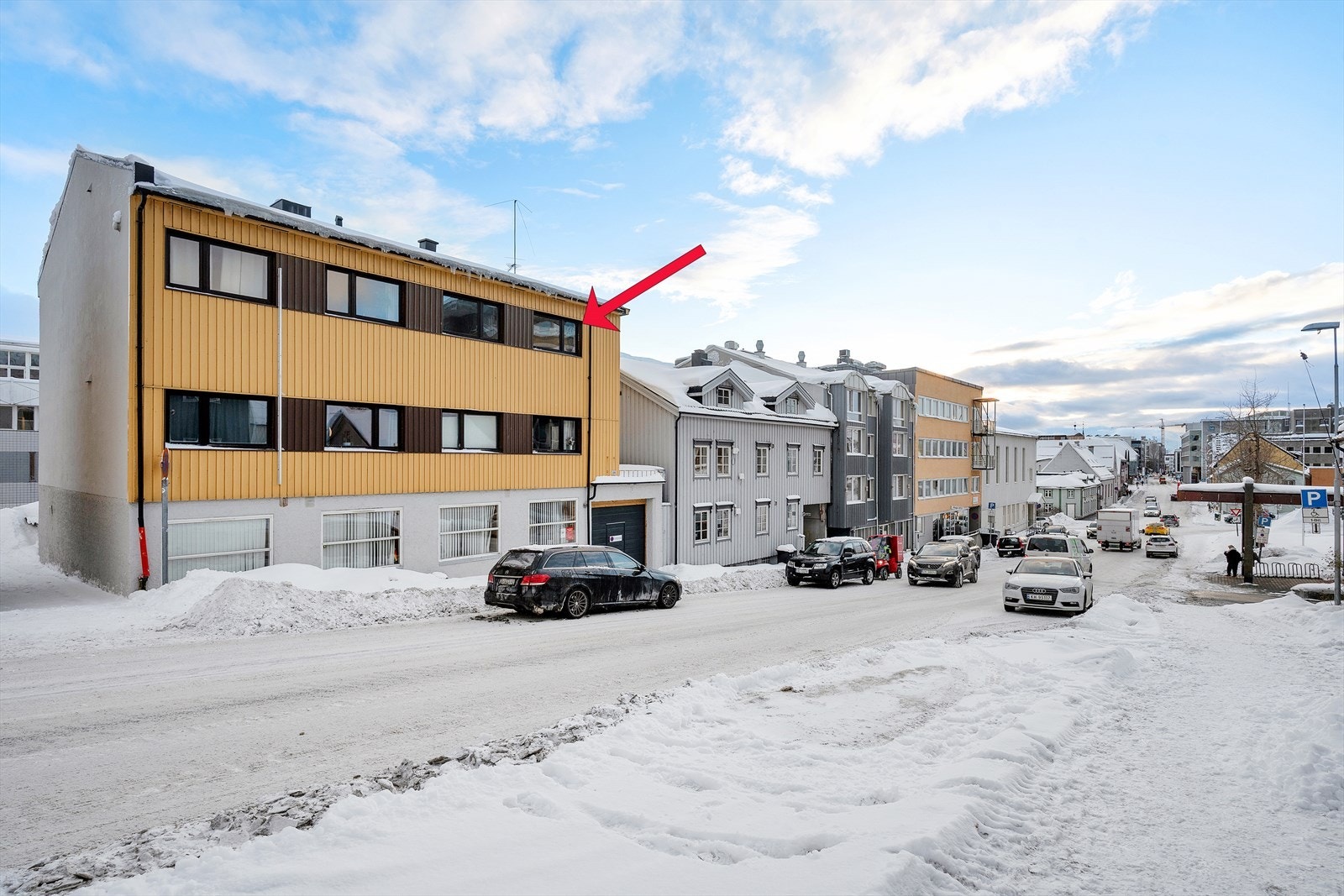 Meget sentral beliggenhet i Sentrum Nord, med umiddelbar nærhet til alle byens fasiliteter. Galleribilde