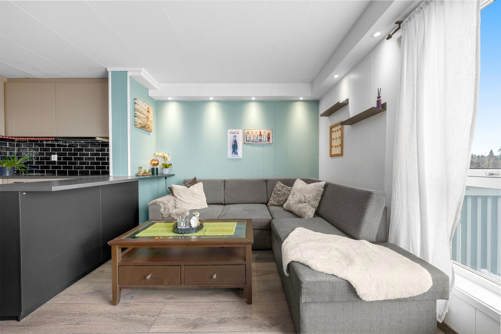 Oppvarming med panelovner og vinduer med 3-lags isolerglass sikrer god komfort. Galleribilde