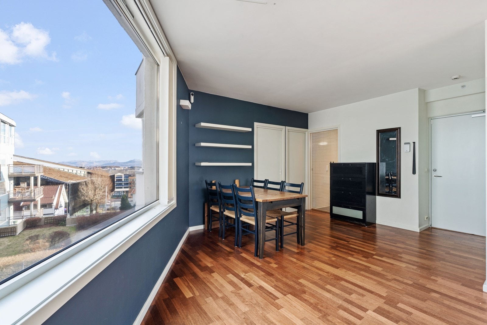 God plass til spisegruppe Galleribilde