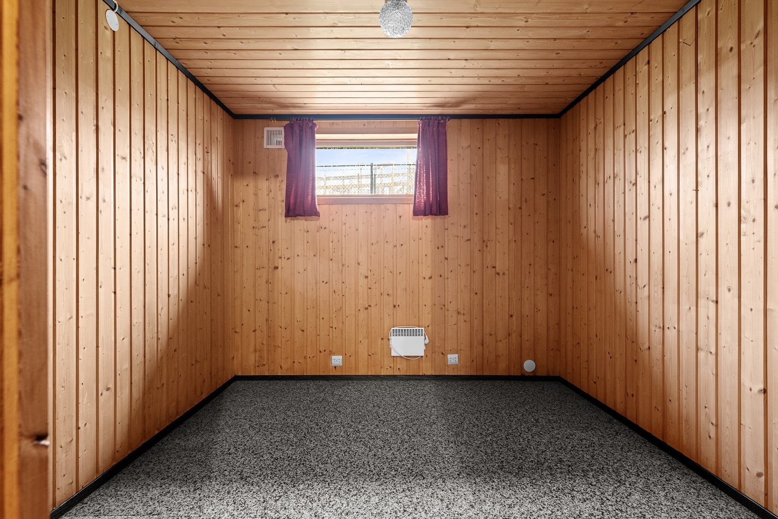 Rom i kjeller Galleribilde