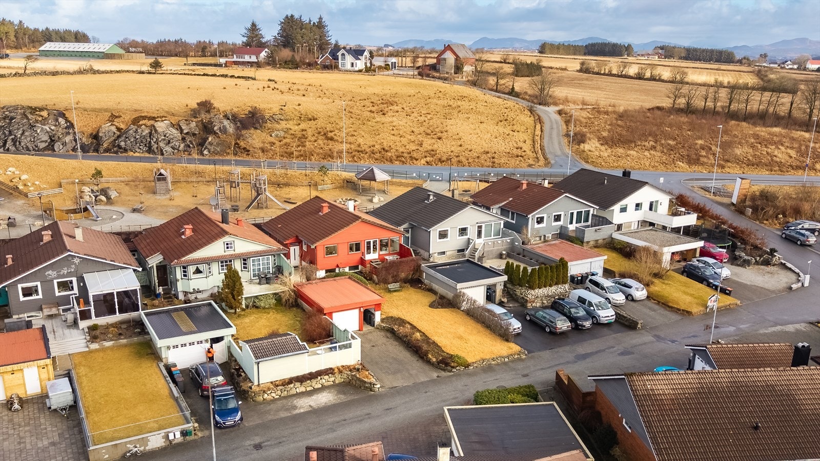 Bergelandsvegen 7 har en barnevennlig beliggenhet i et veletablert boligområde i Verdalen Galleribilde