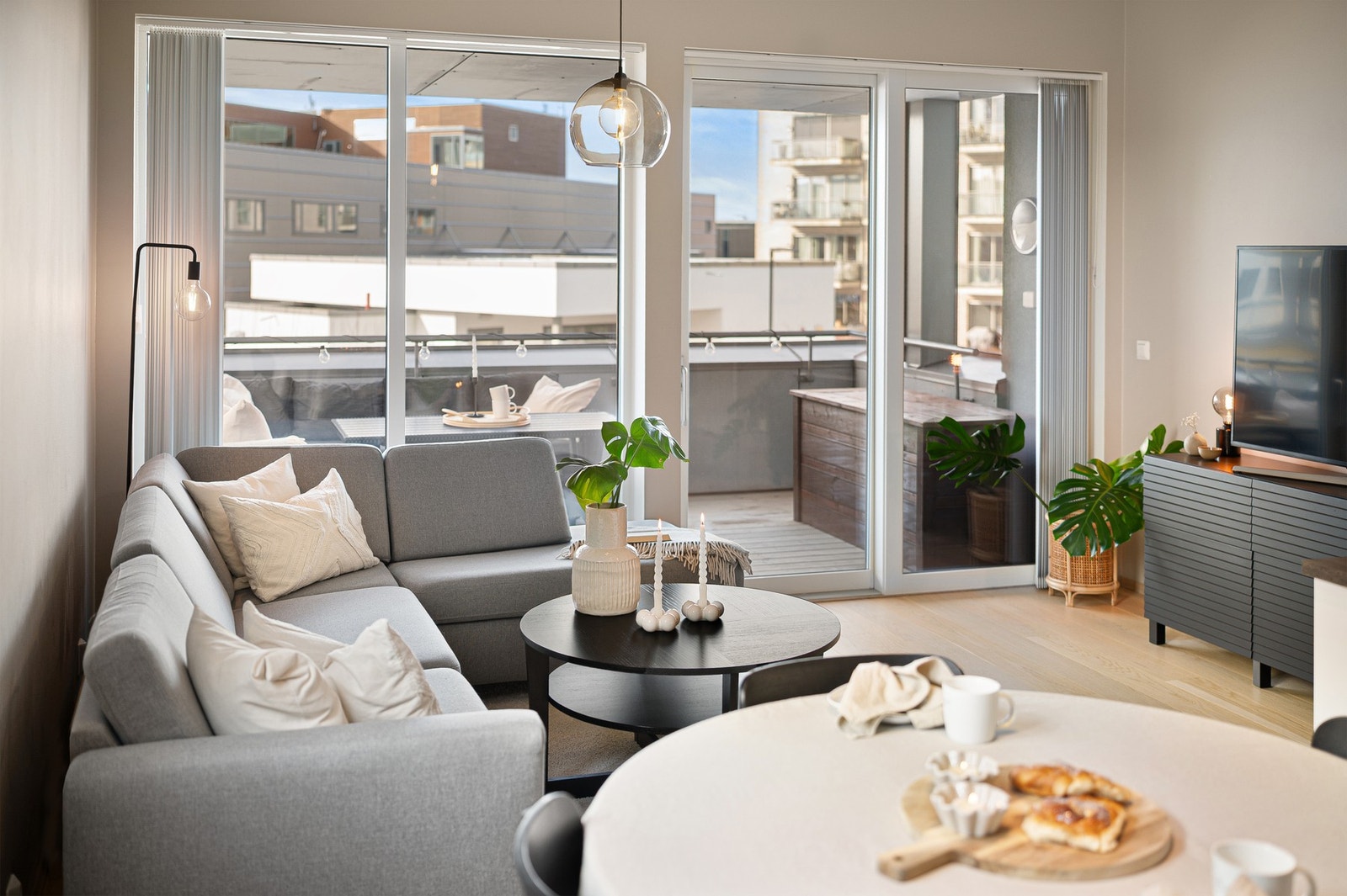 Fra stuen har du utgang til boligens balkong. Galleribilde