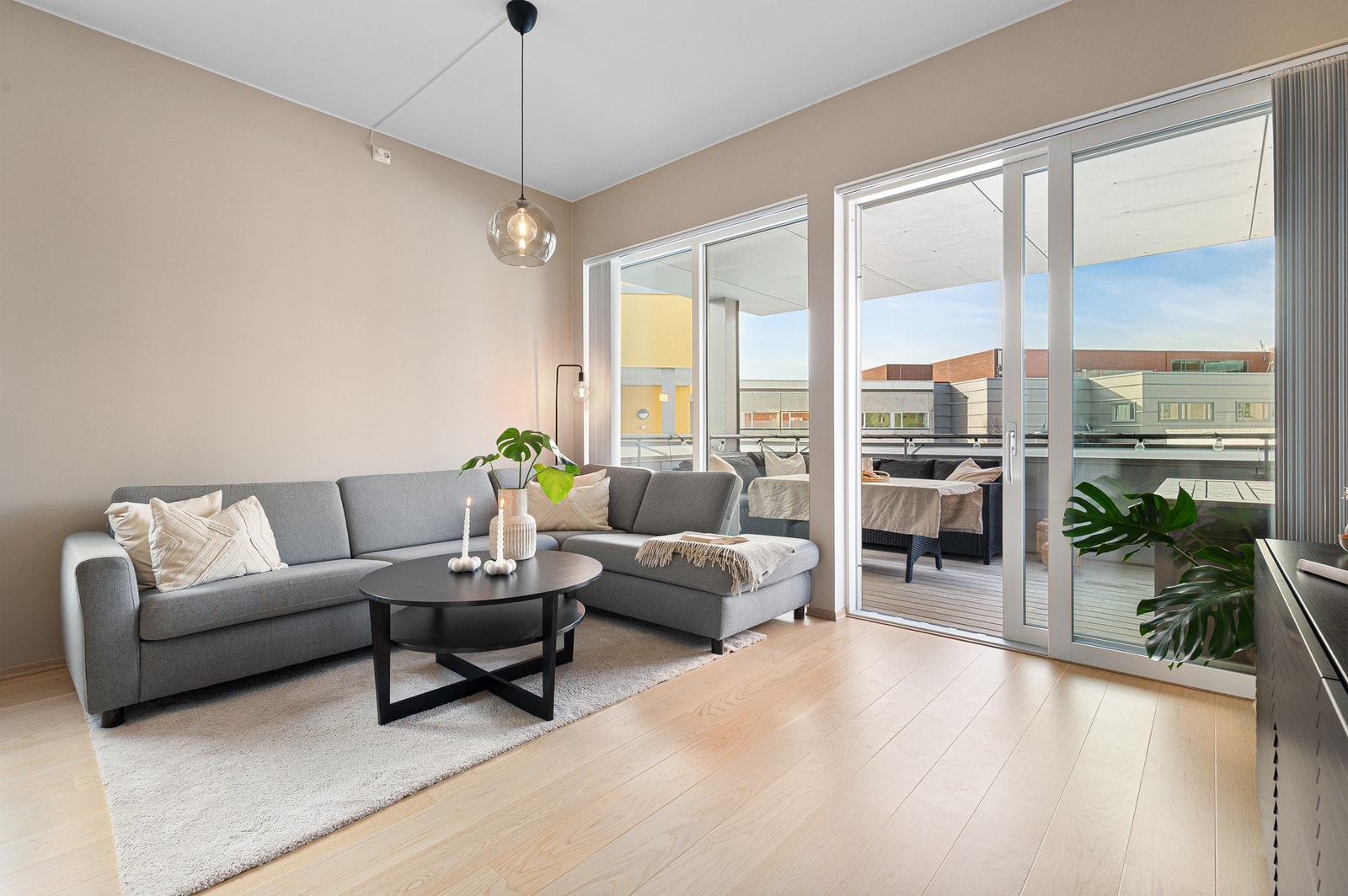 Velkommen til Lade alle 81 A, en fin og romslig 2-roms selveierleilighet med hjørnebeliggenhet. Galleribilde