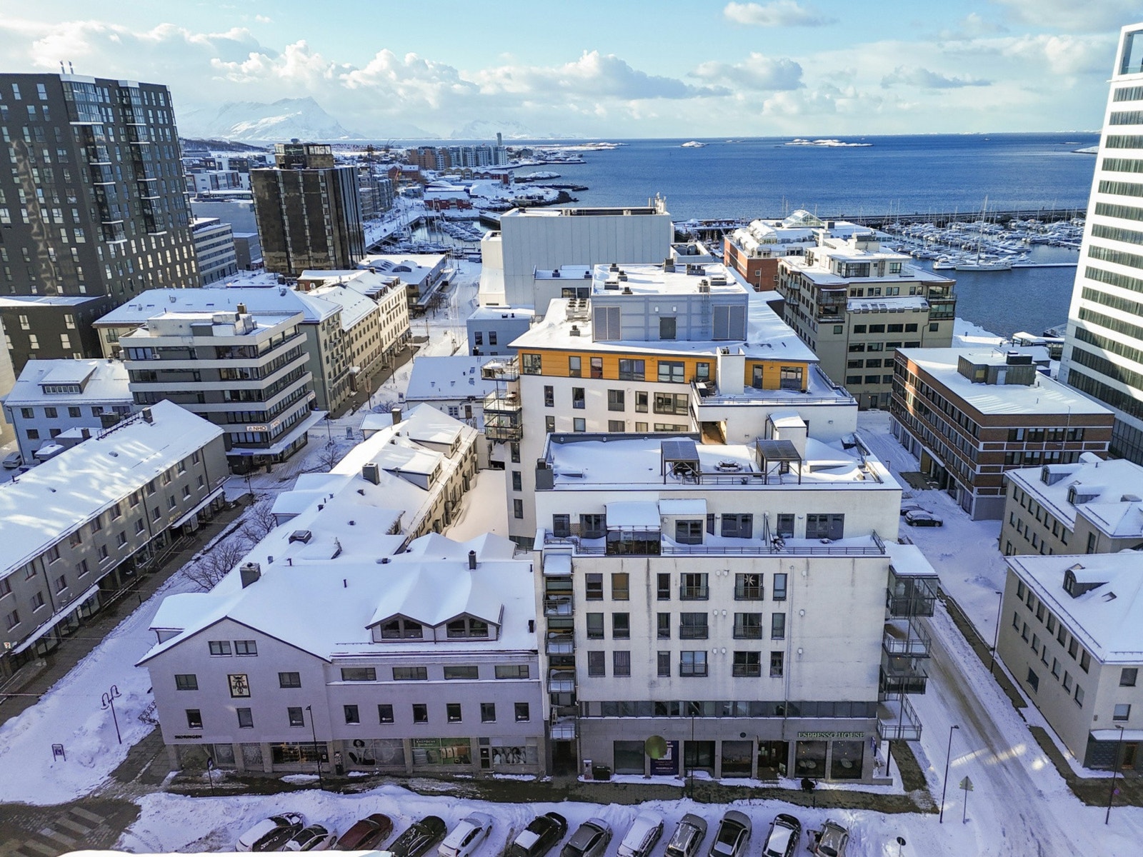 Borettslaget har felles takterrasse i 6. og 7. etasje med meget gode lys- og solforhold. Galleribilde