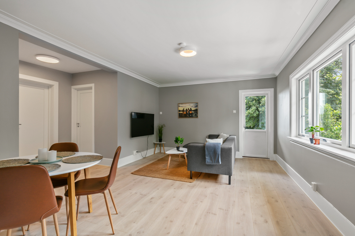 Fra stuen er det en koselig liten balkong Galleribilde