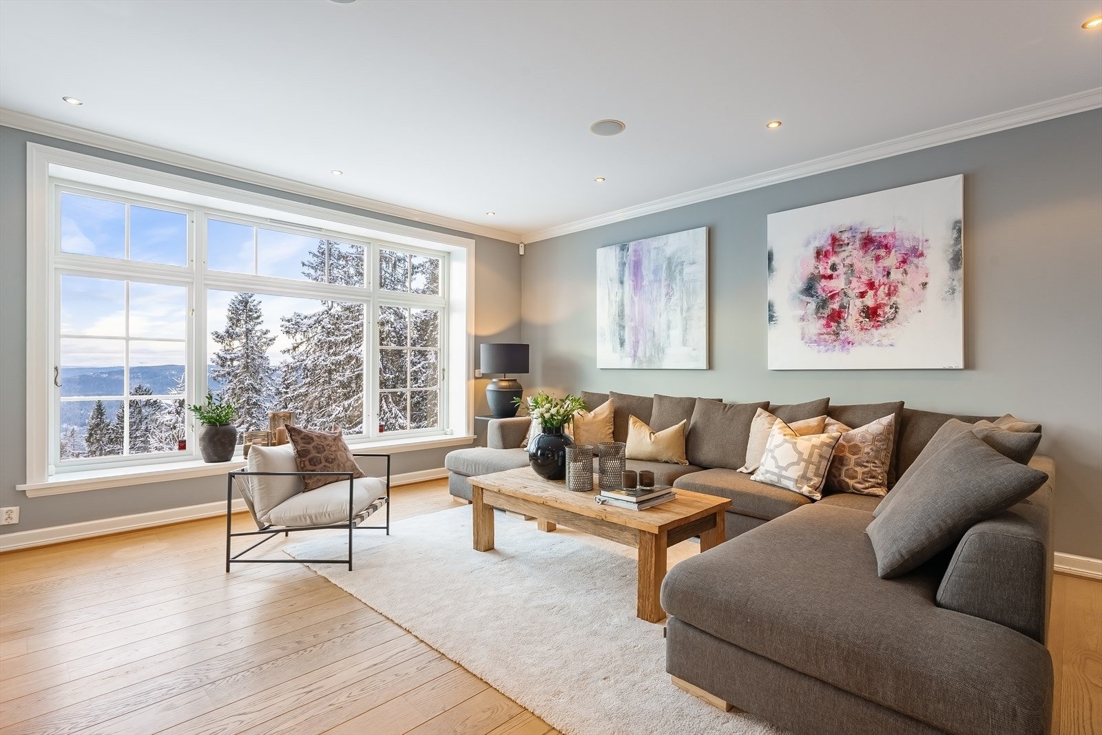 Huset har meget høy standard både på materialer og håndverksmessig utførelse Galleribilde