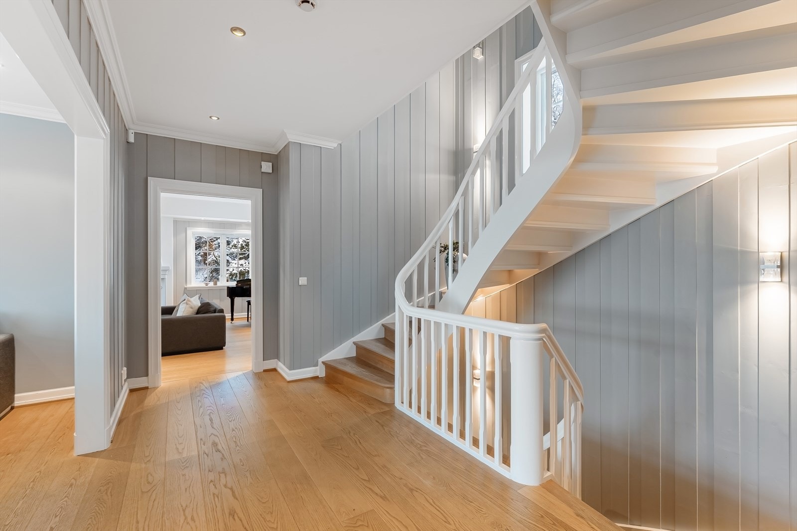 Hall i 1.etasje Galleribilde