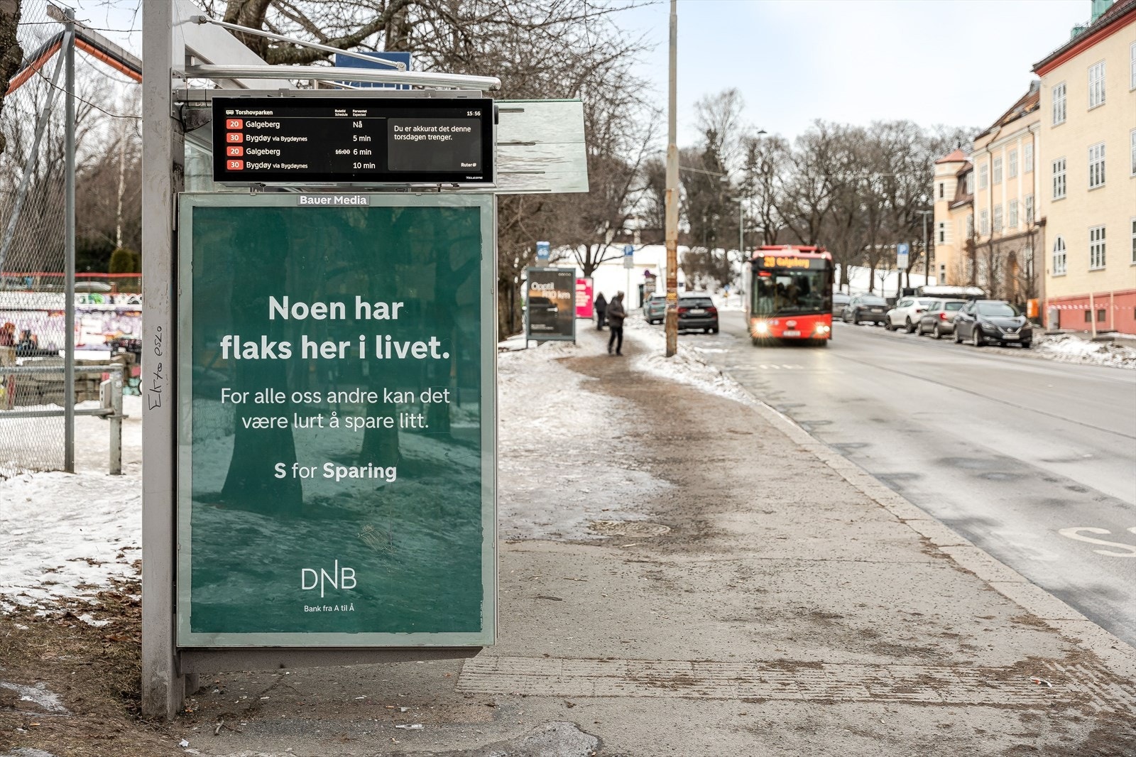 Torshovparken bussholdeplass ligger bare 100m fra boligen med busslinje 20 og 30. Galleribilde