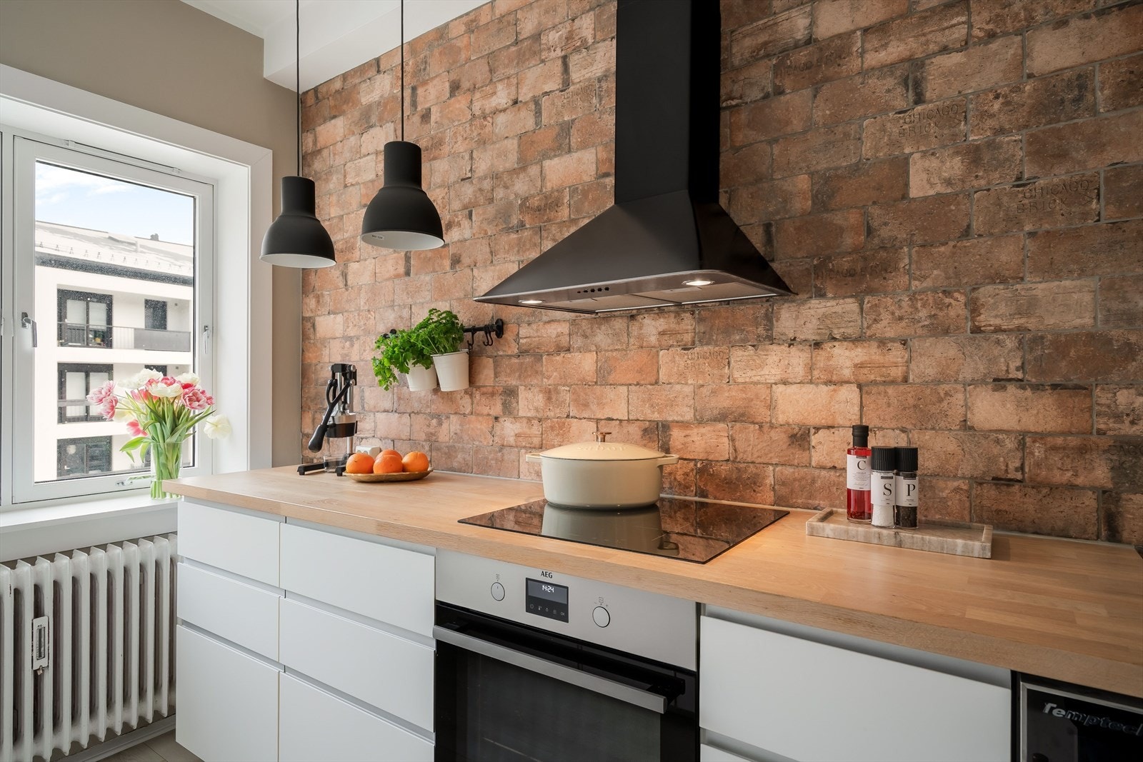 Kjøkkenet er fra 2014 iht. tilstandsrapporten. Galleribilde