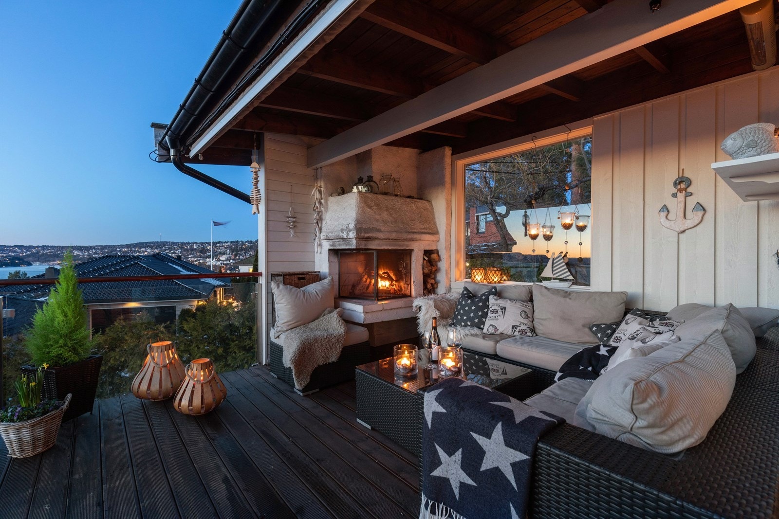 Her ligger alt til rette for hyggelige kvelder utendørs. Galleribilde