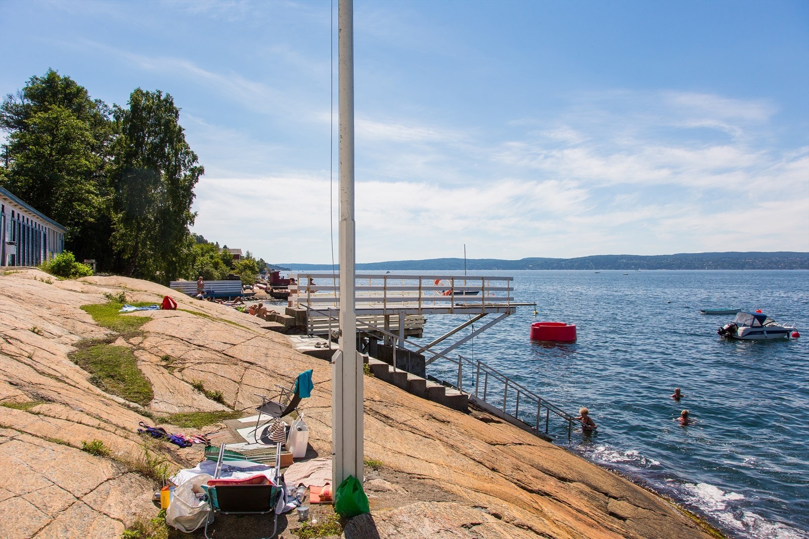 Ljansbadet ligger flott til ved fjorden og er en attraktiv plass for Ljans beboere. Galleribilde
