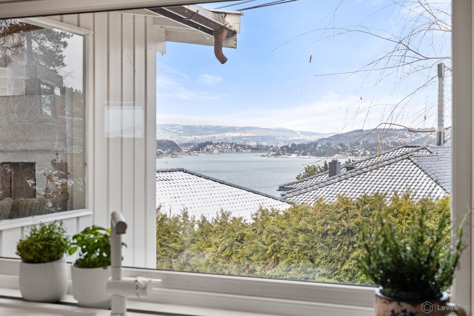 Utsikten er selvsagt ivaretatt når maten tilberedes. Galleribilde