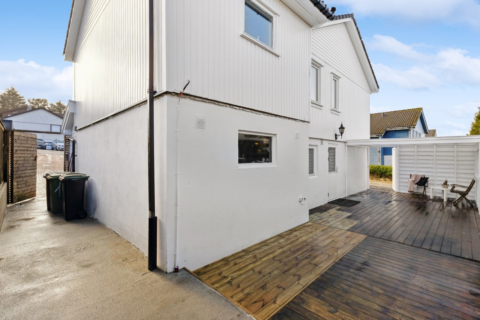 Ved boligen finner du en flott uteplass. Galleribilde