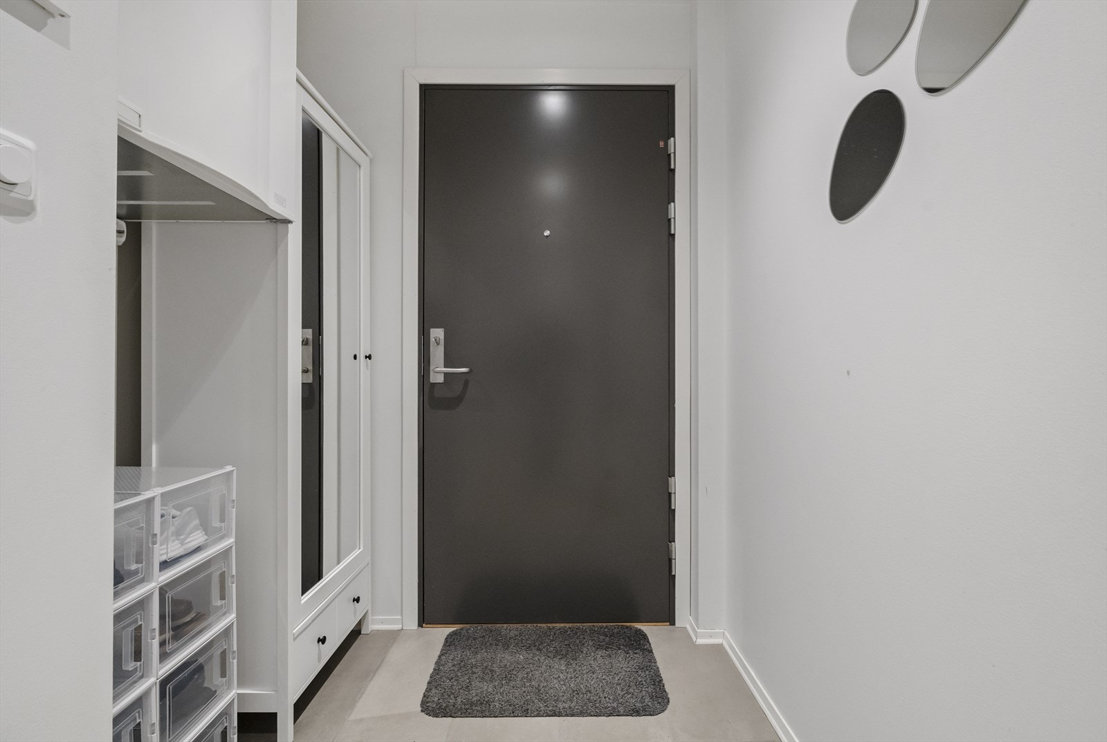 - Det er trappefri adkomst med heis i bygget - Galleribilde