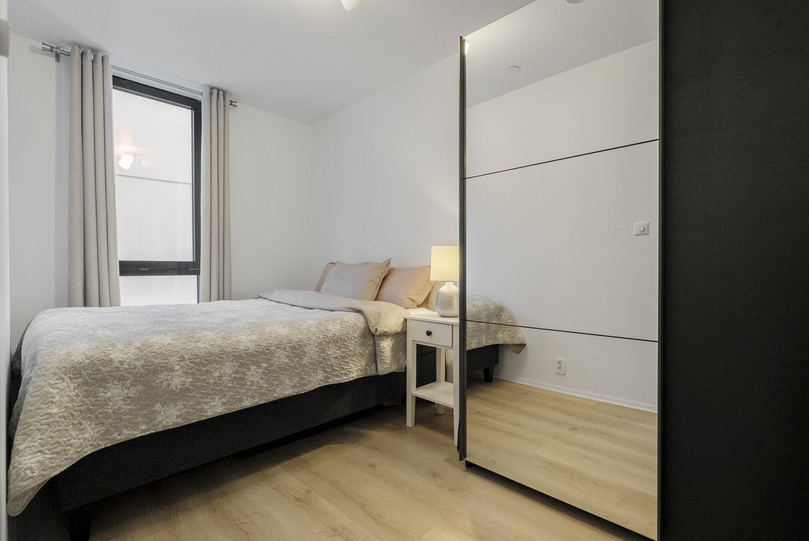 - Leiligheten har nybygg garanti til 2027 - Galleribilde