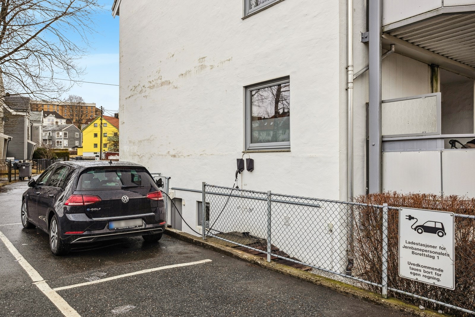 Borettslaget har ladestasjoner for beboerne. Galleribilde