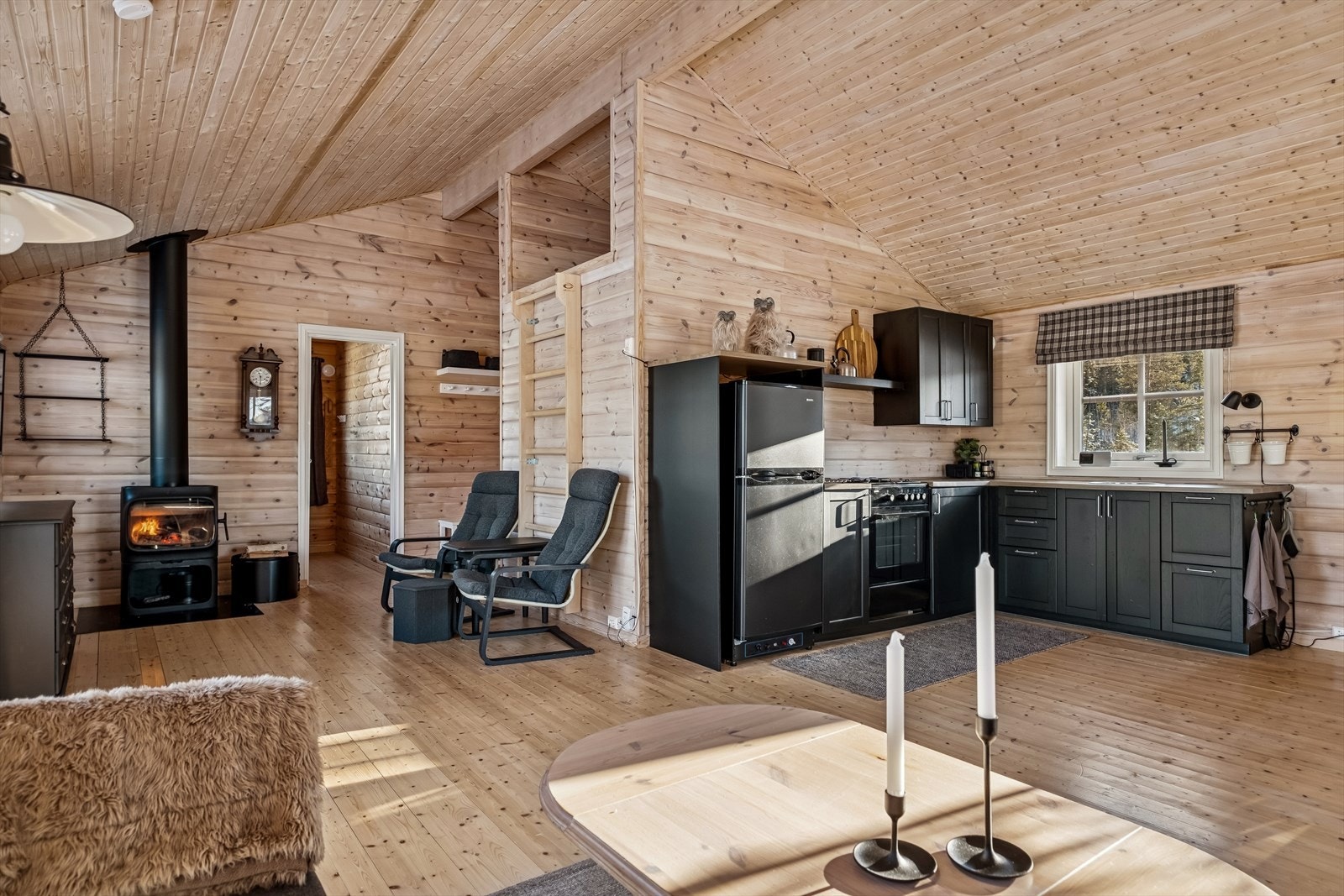 Det er tilordnet en hemsløsning ovenfor kjøkken. Galleribilde