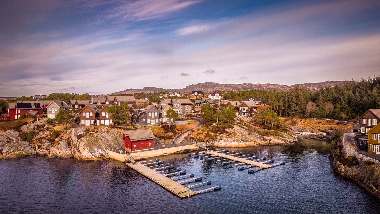 For å komme inn i hyttefeltet, må man via en bom som kan åpnes fra mobilen Galleribilde