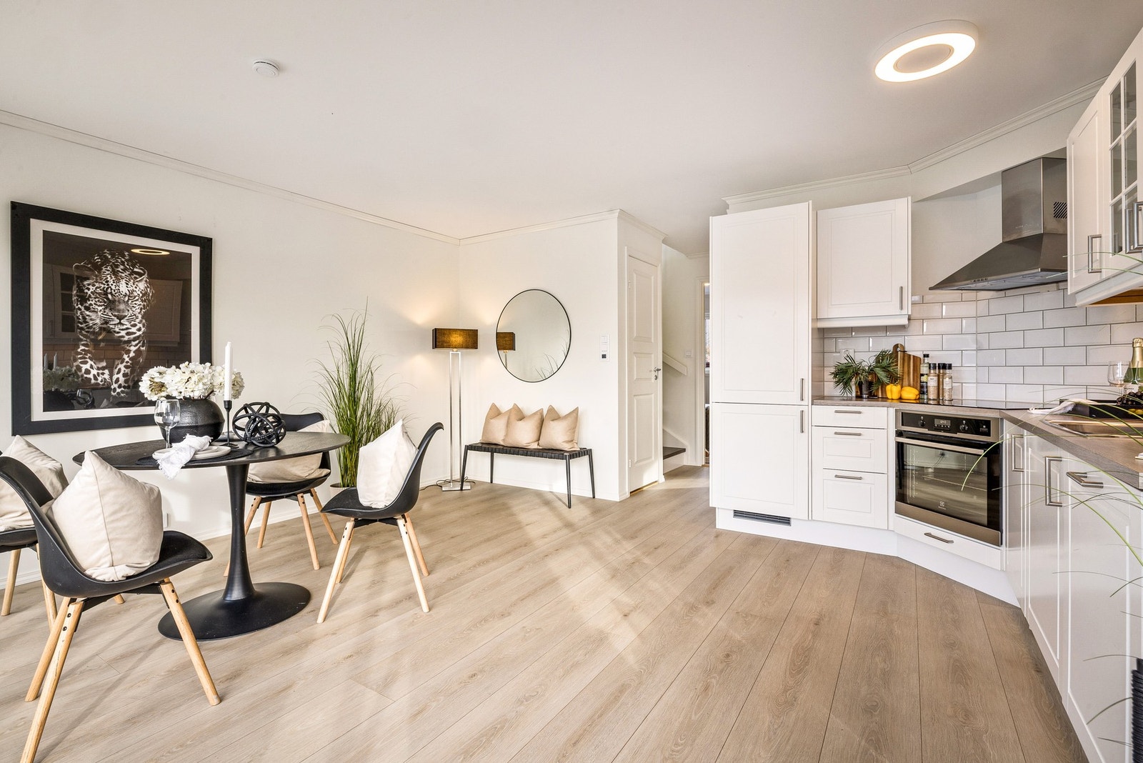 Åpen stue/kjøkkenløsning på 21,3 kvm Galleribilde