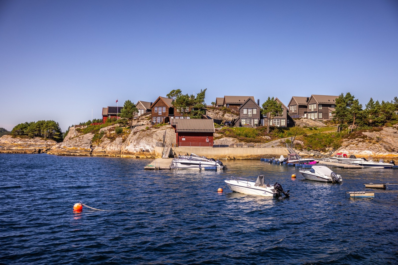 Det er kort vei til flere flotte fiskeplasser i nærområdet Galleribilde