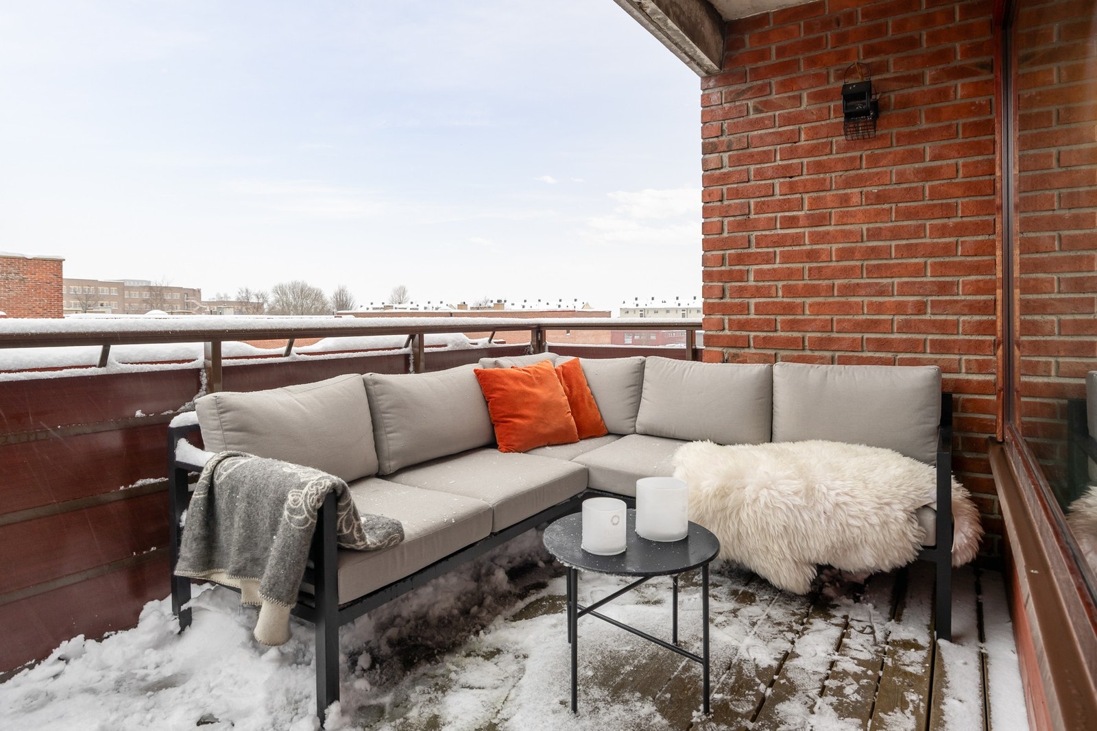 Balkongen har nydelig solforhold, fra ca. 0900-1900 sommerstid Galleribilde