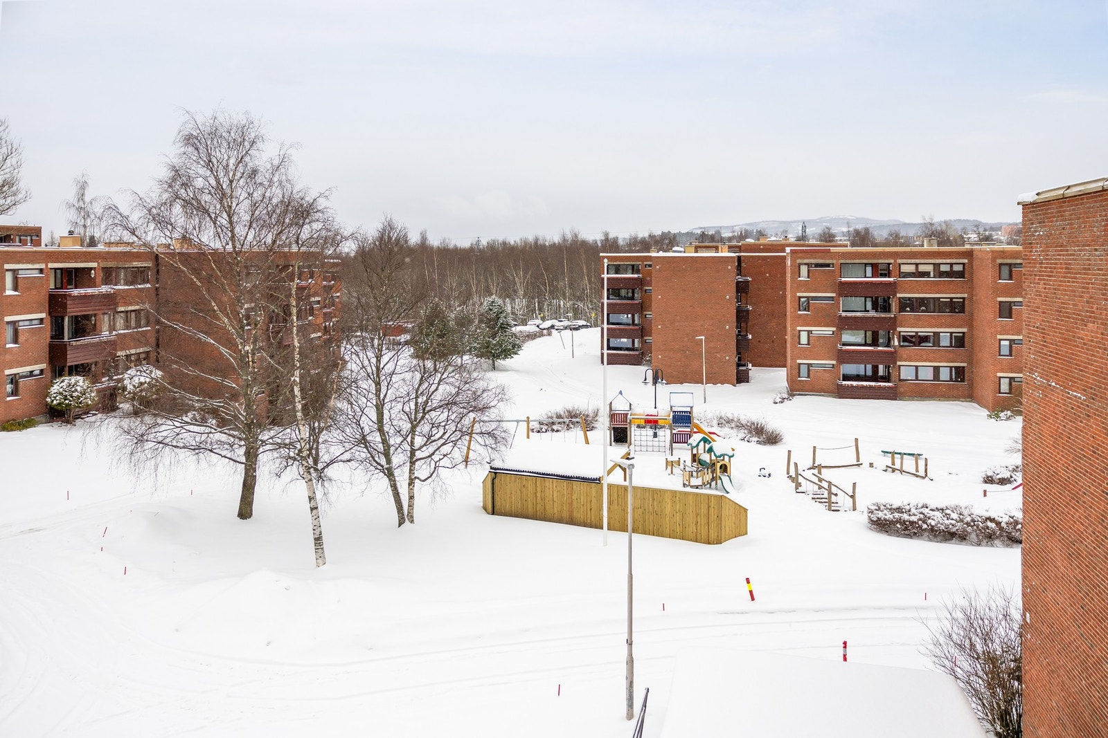 Det er store og fine utearealer tilhørende borettslaget Galleribilde