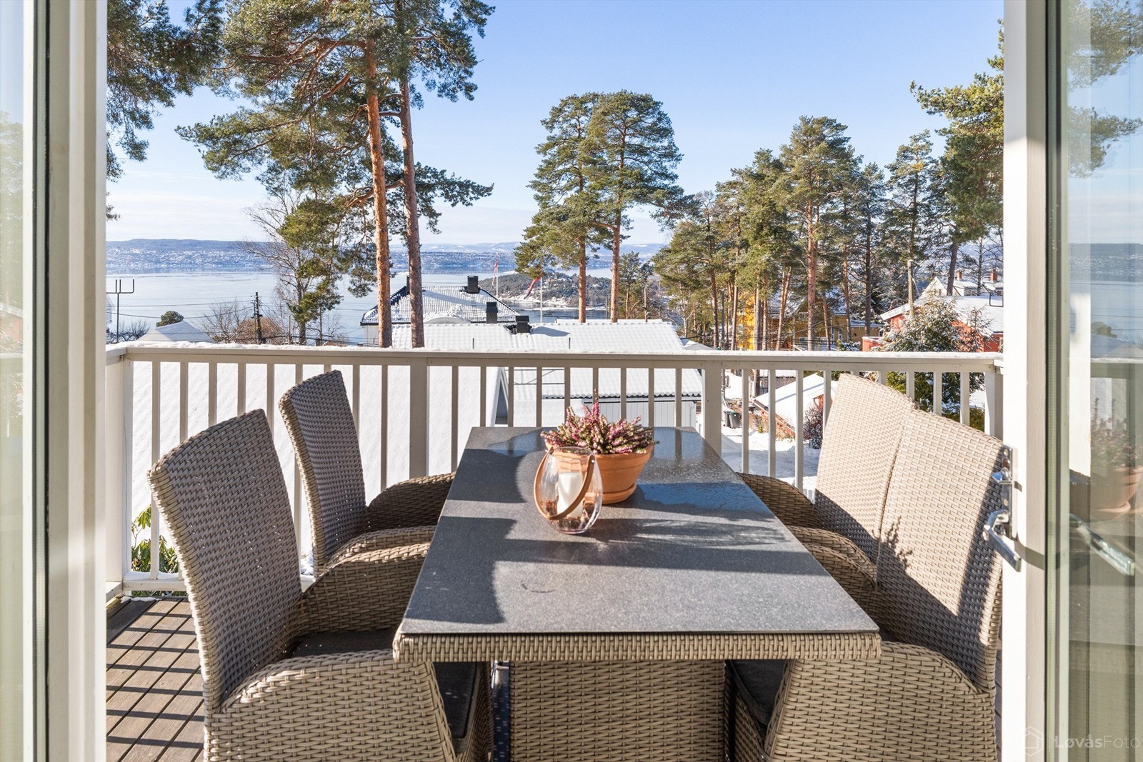 Vestvendt veranda med flott utsikt Galleribilde