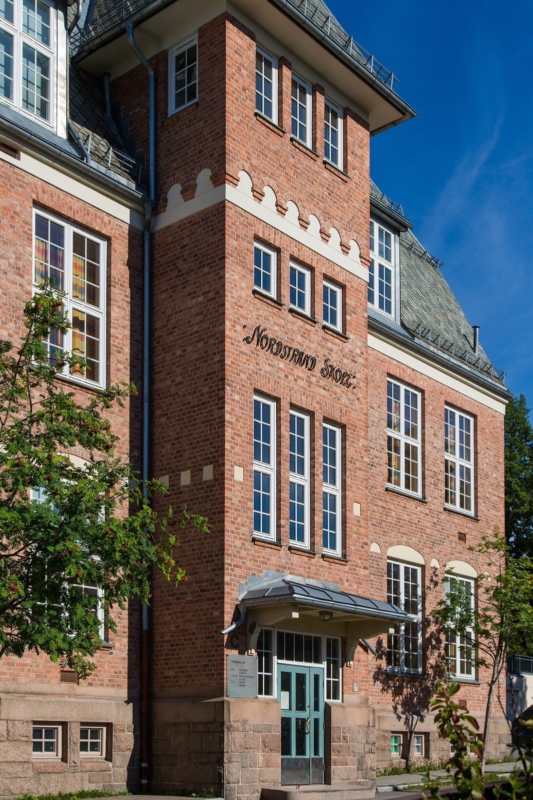 Kort og trygg vei til populære Nordstrand skole for 1.-7. trinn. Galleribilde