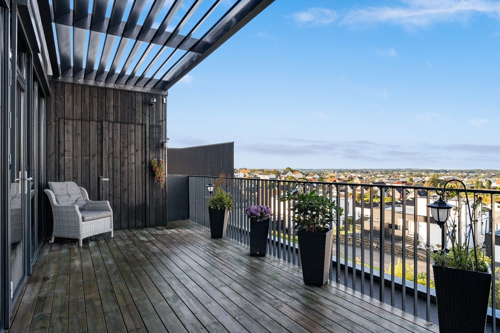 Terrassen har gode solforhold. Galleribilde