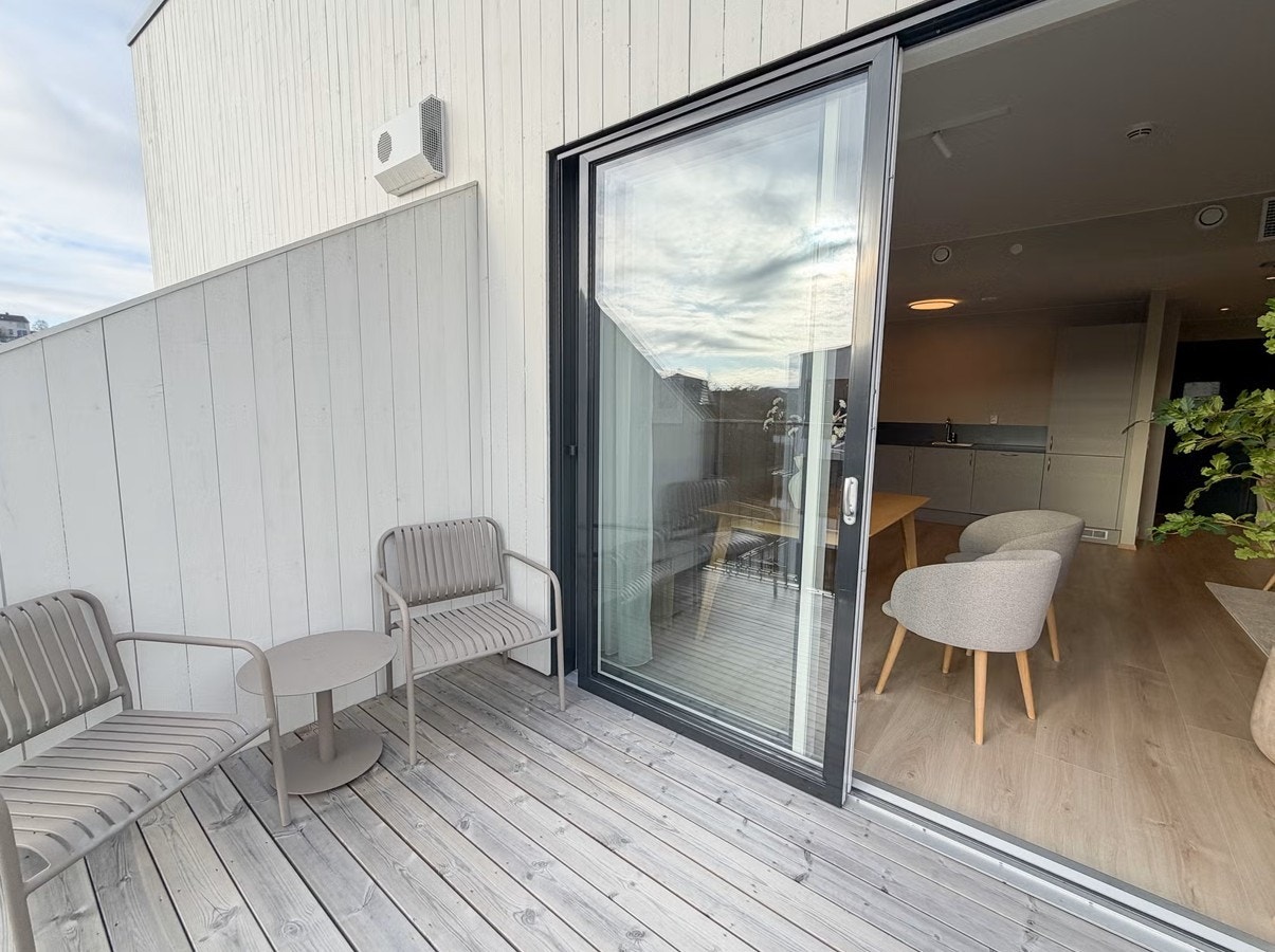 Balkong fra stuen Galleribilde