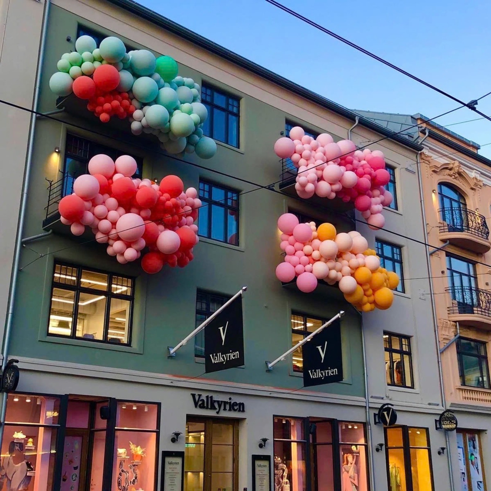 Bogstadveien og Valkyrien shoppingsenter ligger rett i nærheten. Galleribilde