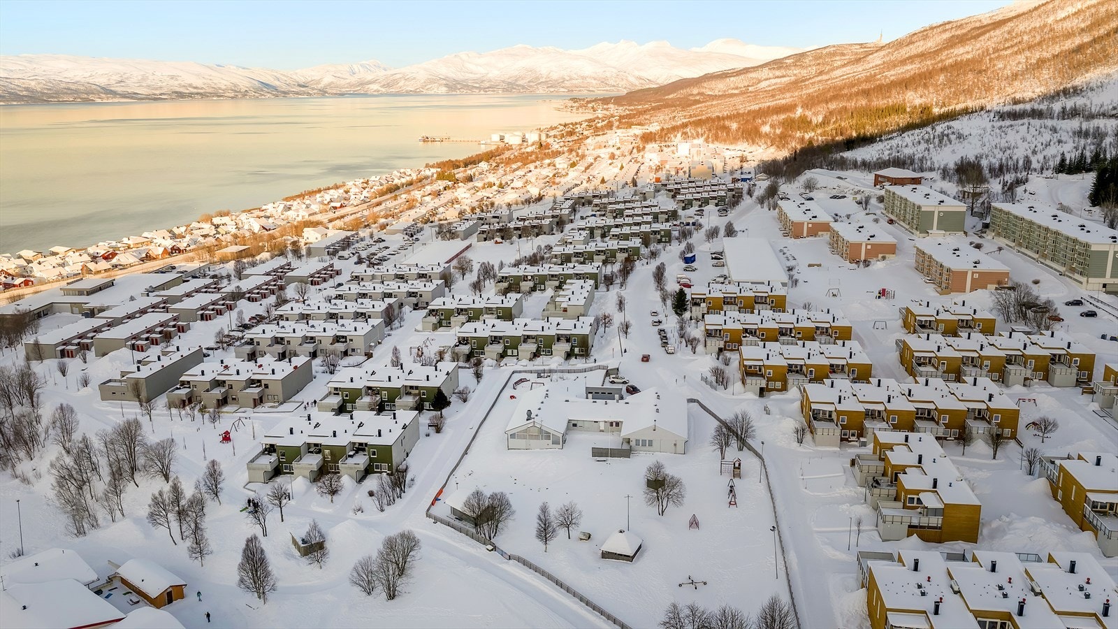 Flotte turområder, alpinbakken, bensinstasjon og mye mer innenfor gangavstand. Galleribilde