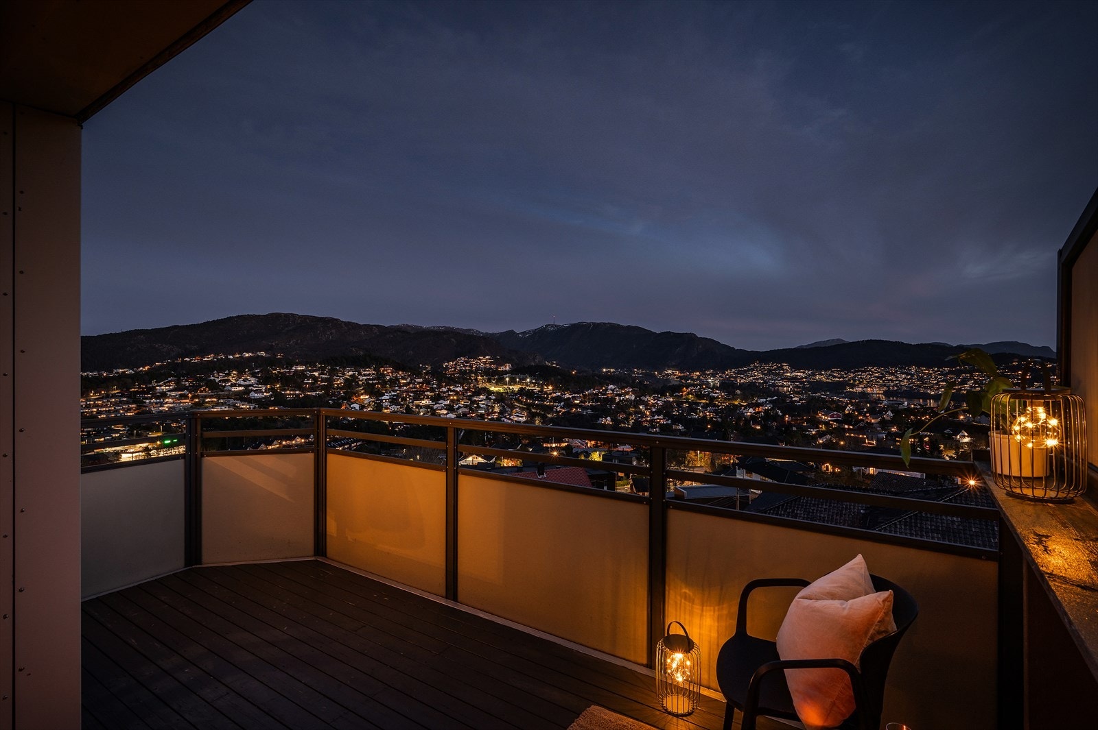 Her nyter man fantastisk utsikt og meget fine solforhold. Galleribilde