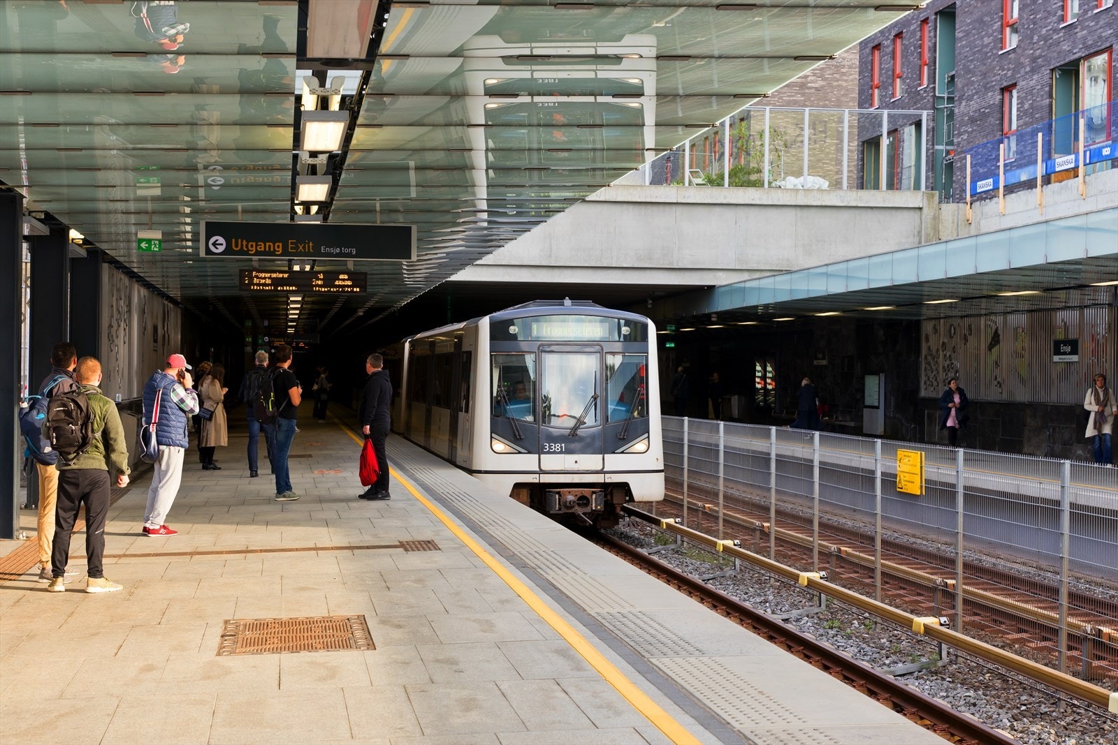 Ensjø T-bane, som ligger i kort gåavstand fra leiligheten, tar deg til sentrum på få minutter. Galleribilde