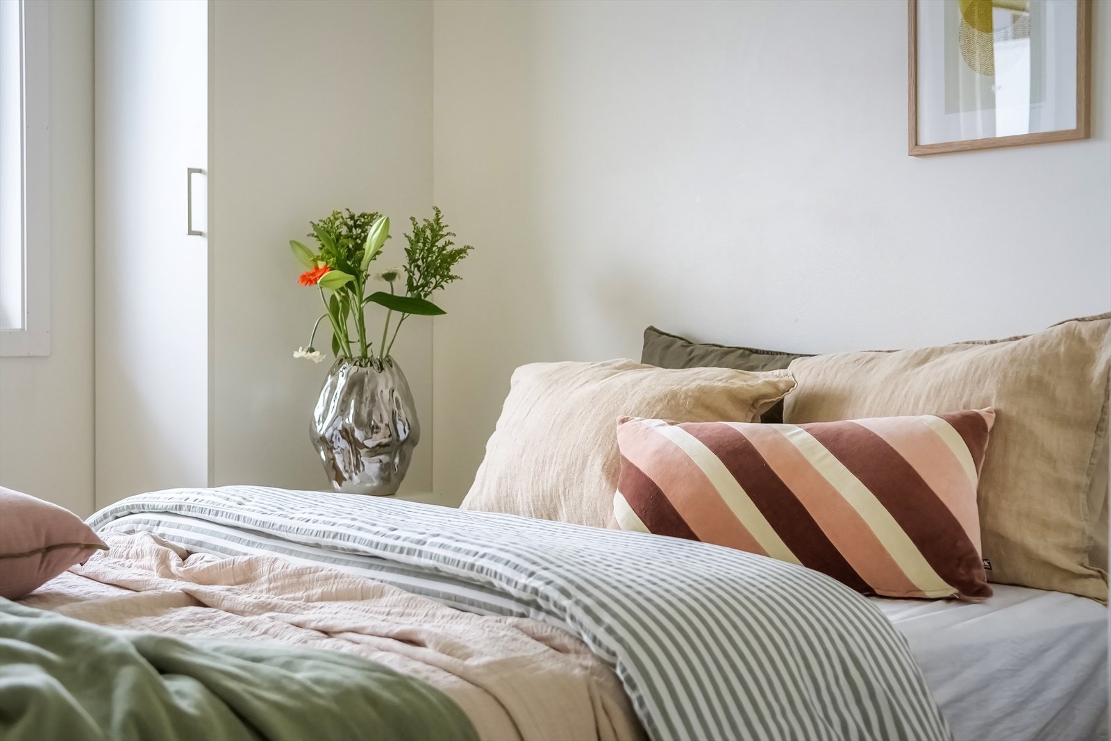 Rommet er vendt ut mot egen balkong. Galleribilde