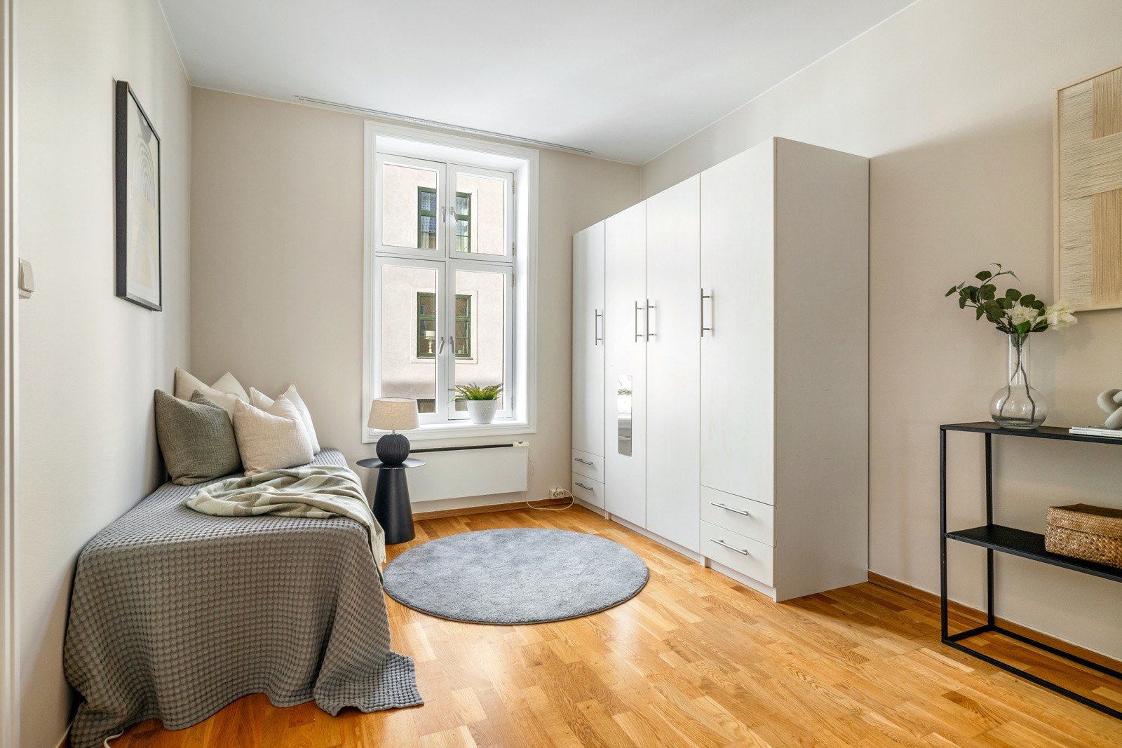 Soverom II har adkomst fra stuen Galleribilde