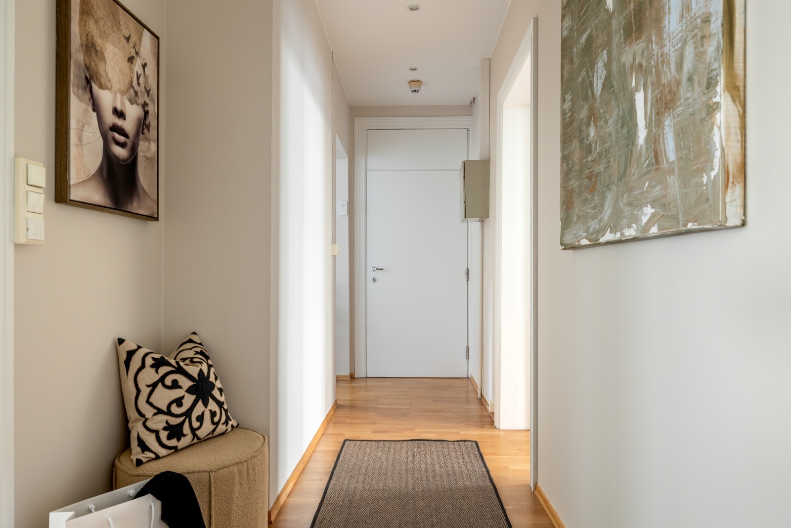 Leiligheten har adkomst via felles trappeoppgang og ligger i byggets 3.etasje Galleribilde