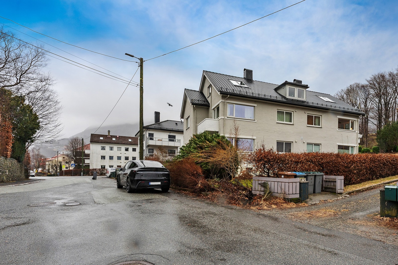 Mulighet for soneparkering utenfor boligen. Galleribilde