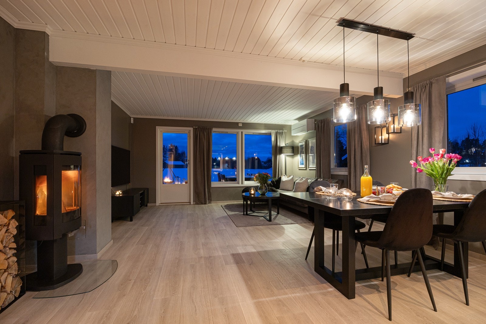 Lun kveldsstemning. Galleribilde