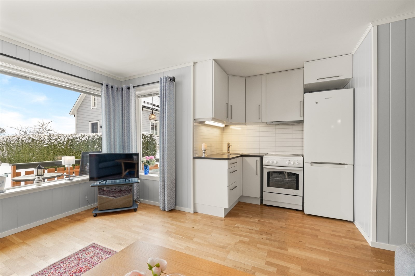 Hyggelig separat utleieleilighet i 1.etasje med stue/kjøkken, soverom, gang og bad. Galleribilde