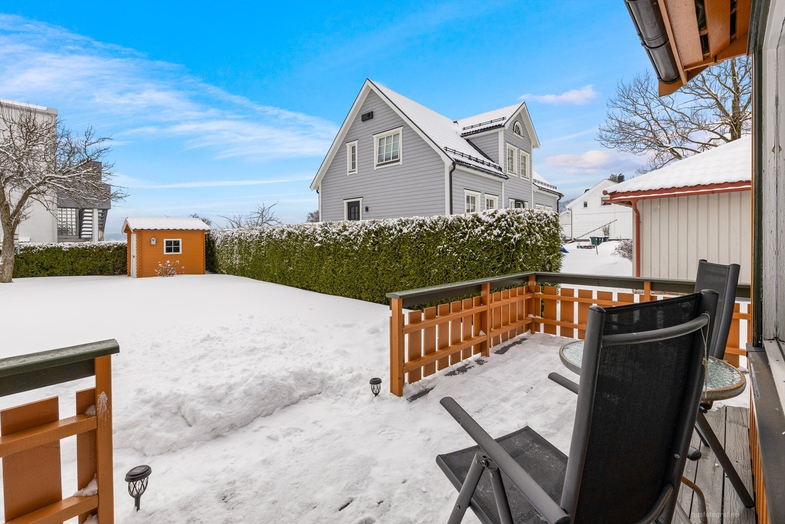 En hyggelig uteplass med rom for utemøblement. Galleribilde