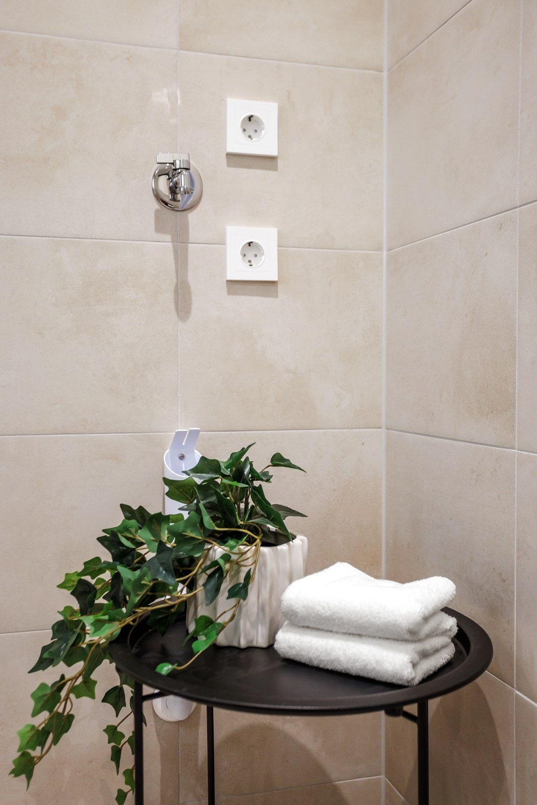 Det er for øvrig opplegg til både vaskemaskin og tørketrommel ("tårnløsning") på baderommet. Galleribilde