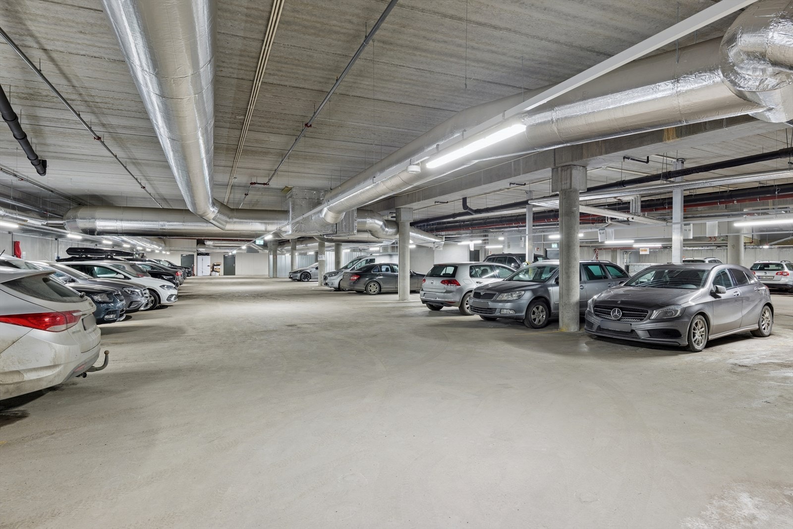 Garasjeanlegg i borettslaget/sameie. Galleribilde